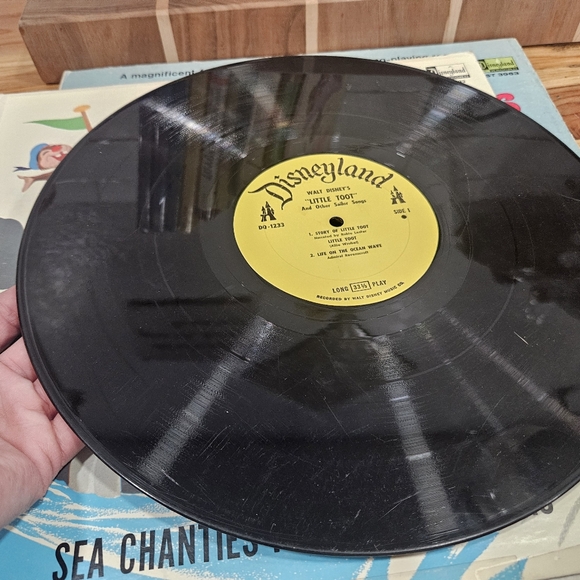 1962 Walt Disney's Little Toot Sailor Songs with Chip N Dale Record Album - Picture 6 of 7